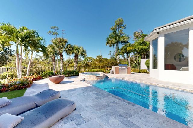 142 Porto Vecchio Way, Palm Beach Gardens, FL 33418