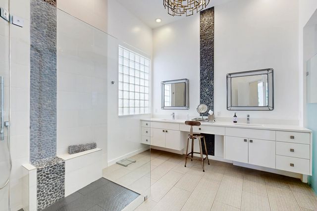 142 Porto Vecchio Way, Palm Beach Gardens, FL 33418