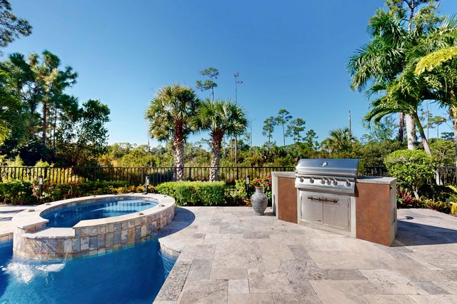 142 Porto Vecchio Way, Palm Beach Gardens, FL 33418