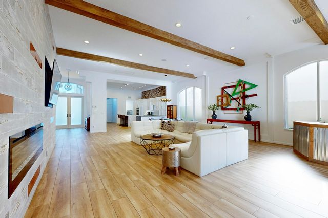 142 Porto Vecchio Way, Palm Beach Gardens, FL 33418