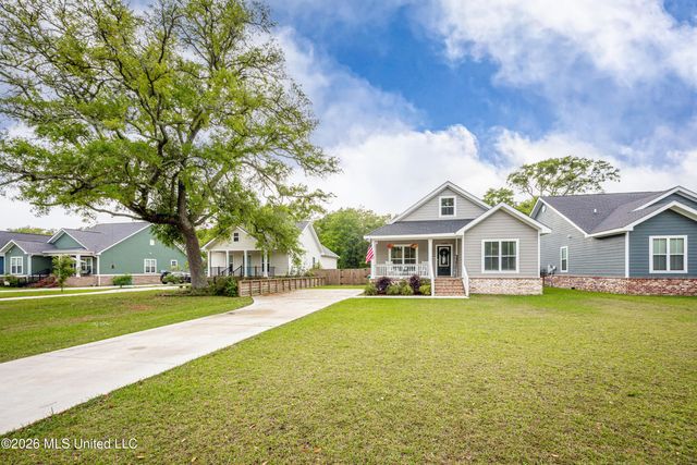 1439 Mantou Street, Pascagoula, MS 39567