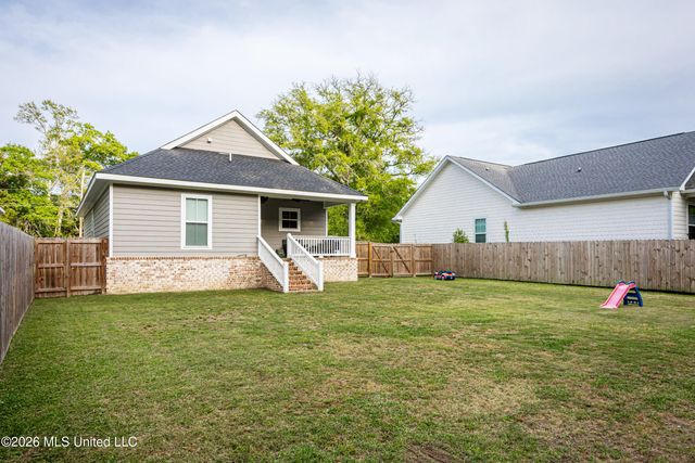 1439 Mantou Street, Pascagoula, MS 39567