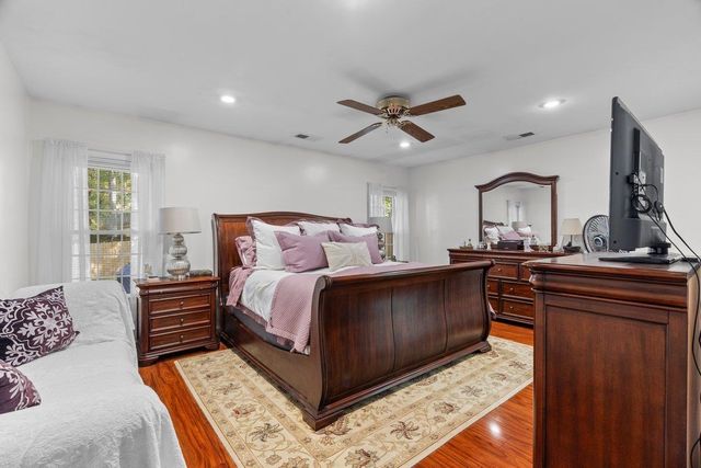 8910 E CARROLLWOOD LN, Memphis, TN 38016