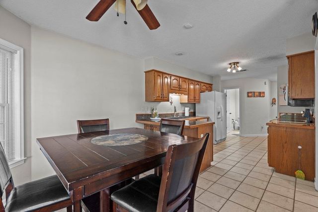 8910 E CARROLLWOOD LN, Memphis, TN 38016