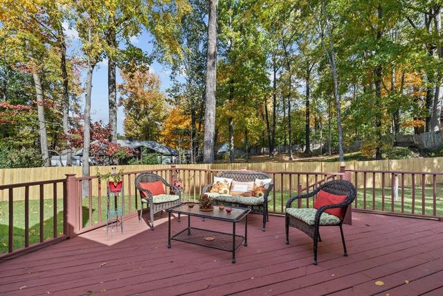 8910 E CARROLLWOOD LN, Memphis, TN 38016