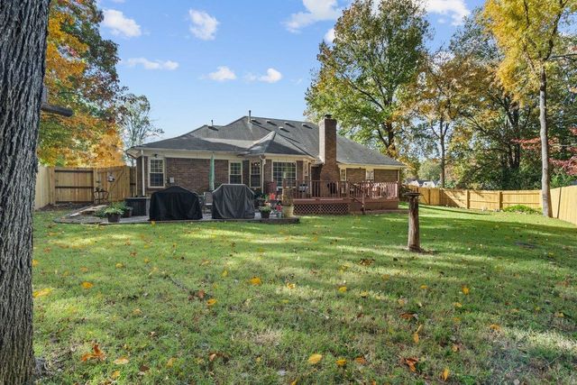 8910 E CARROLLWOOD LN, Memphis, TN 38016