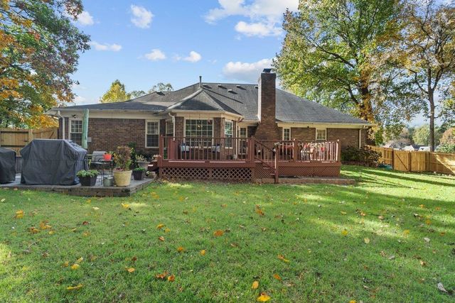 8910 E CARROLLWOOD LN, Memphis, TN 38016