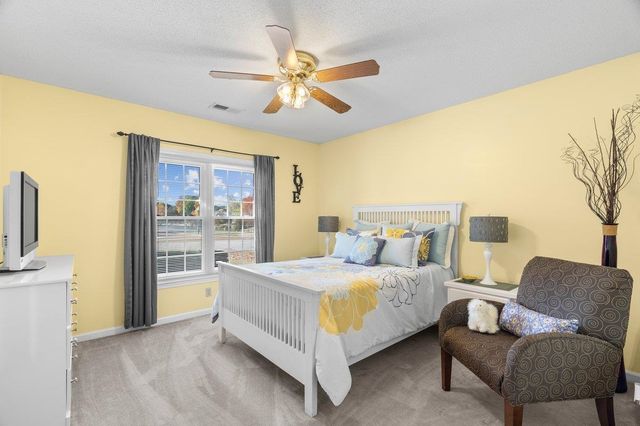 8910 E CARROLLWOOD LN, Memphis, TN 38016