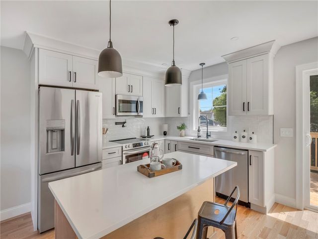 256 Point Avenue, Warwick, RI 02889