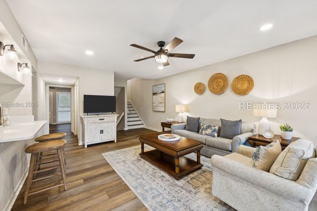 59 Carnoustie Rd Apt 241, Hilton Head Island, SC 29928