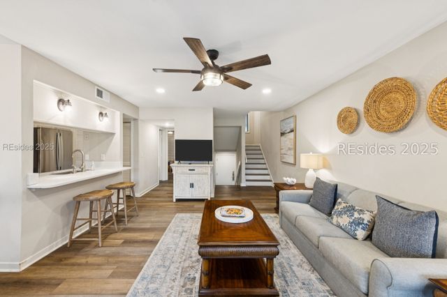 59 Carnoustie Rd Apt 241, Hilton Head Island, SC 29928