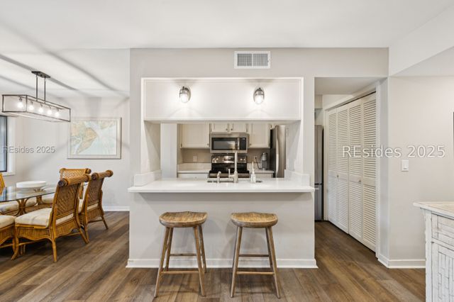 59 Carnoustie Rd Apt 241, Hilton Head Island, SC 29928