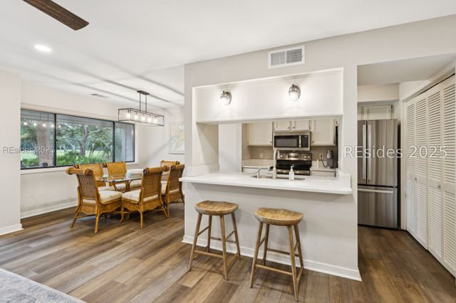 59 Carnoustie Rd Apt 241, Hilton Head Island, SC 29928