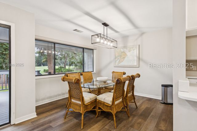 59 Carnoustie Rd Apt 241, Hilton Head Island, SC 29928