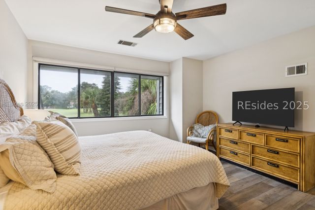 59 Carnoustie Rd Apt 241, Hilton Head Island, SC 29928