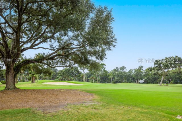 59 Carnoustie Rd Apt 241, Hilton Head Island, SC 29928