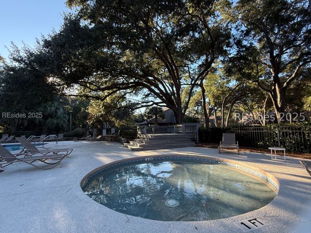 59 Carnoustie Rd Apt 241, Hilton Head Island, SC 29928