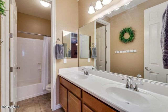 2497 E ARIS Drive, Gilbert, AZ 85298