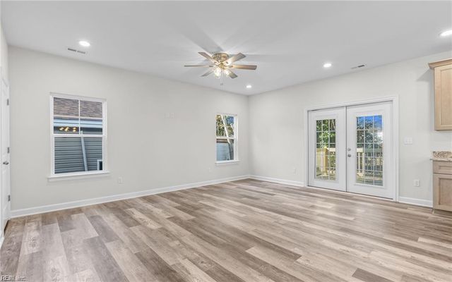 1323 29th ST, Newport News, VA 23607