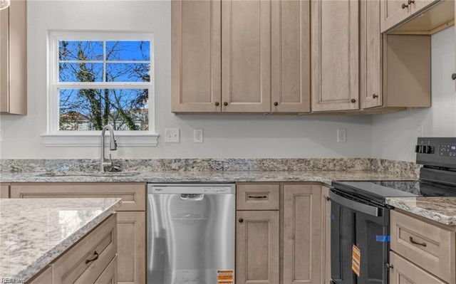 1323 29th ST, Newport News, VA 23607