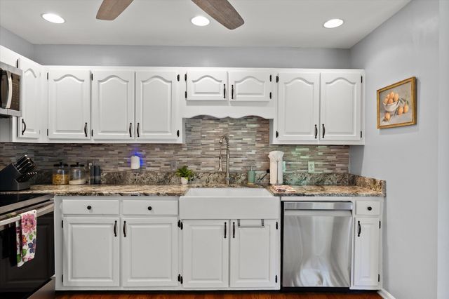 105 Creekside Drive, Dalton, GA 30720