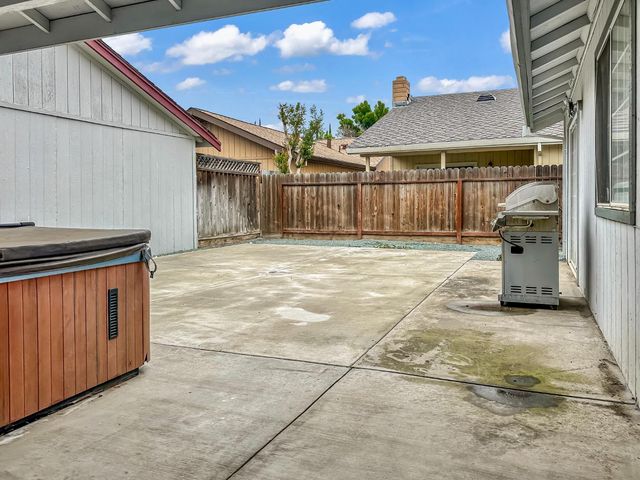 1435 Christina Dr, Tracy, CA 95376
