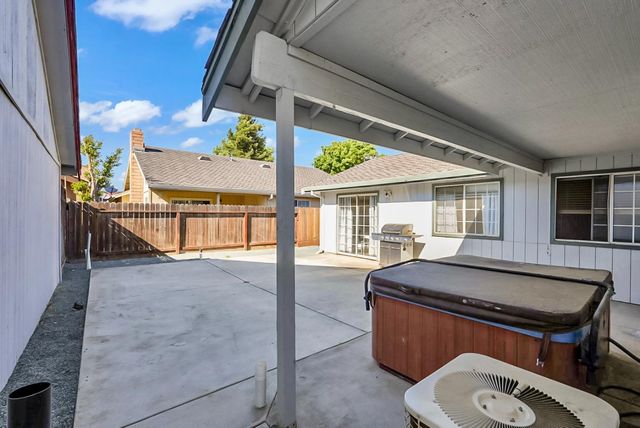 1435 Christina Dr, Tracy, CA 95376