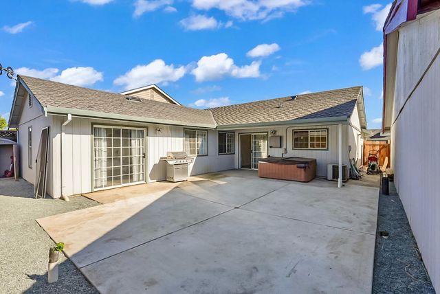 1435 Christina Dr, Tracy, CA 95376