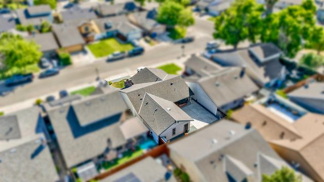 1435 Christina Dr, Tracy, CA 95376