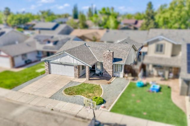 1435 Christina Dr, Tracy, CA 95376