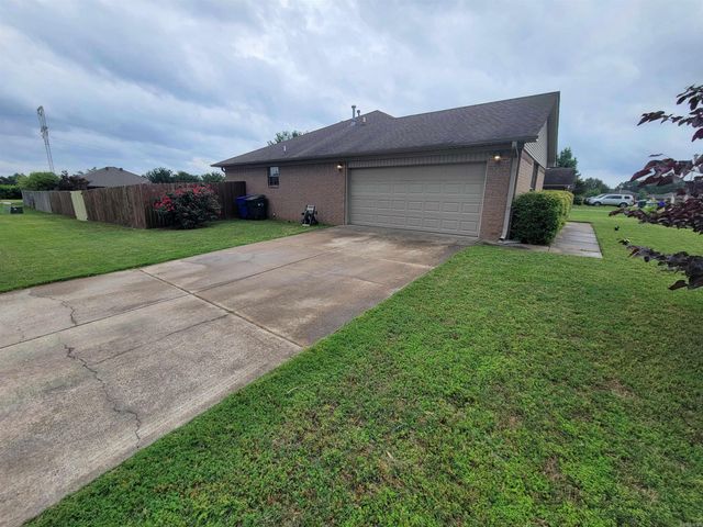 920 Crestliner Dr, Conway, AR 72034