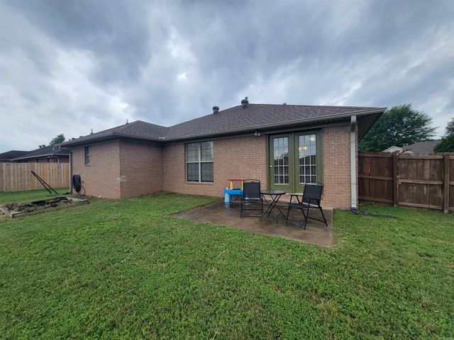 920 Crestliner Dr, Conway, AR 72034