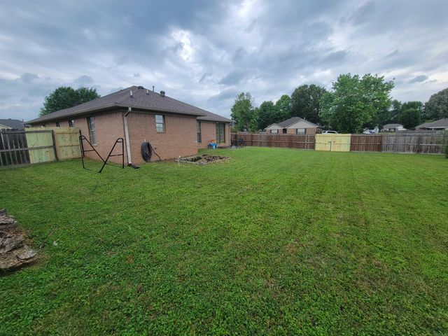 920 Crestliner Dr, Conway, AR 72034