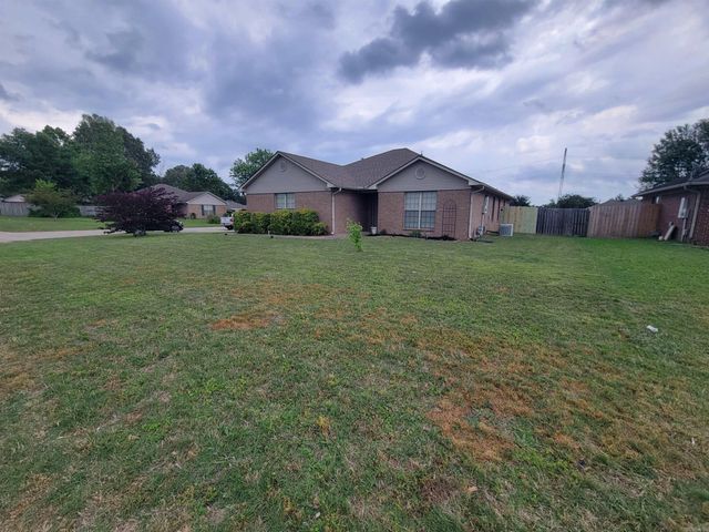 920 Crestliner Dr, Conway, AR 72034