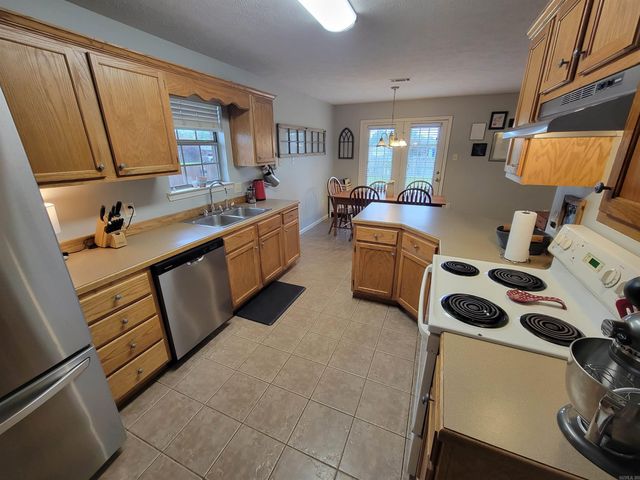 920 Crestliner Dr, Conway, AR 72034