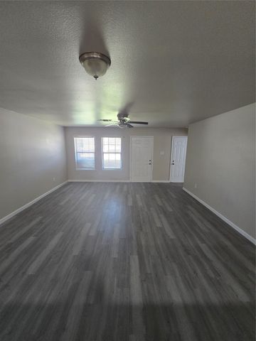 105 Garfield Street, Garland, TX 75042