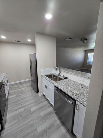 105 Garfield Street, Garland, TX 75042