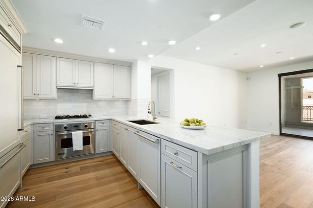 7181 E CAMELBACK Road 504, Scottsdale, AZ 85251
