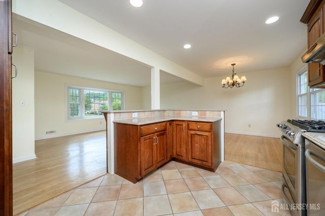 31 Starlit Drive, Middlesex, NJ 08846