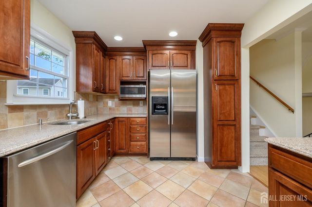 31 Starlit Drive, Middlesex, NJ 08846