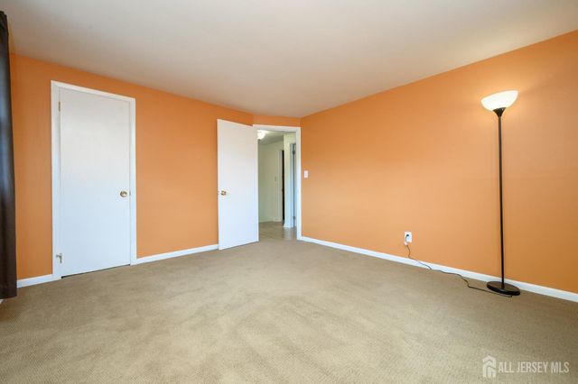 31 Starlit Drive, Middlesex, NJ 08846