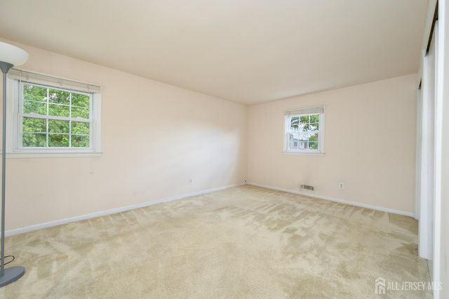 31 Starlit Drive, Middlesex, NJ 08846