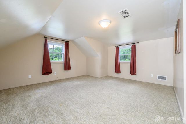 31 Starlit Drive, Middlesex, NJ 08846