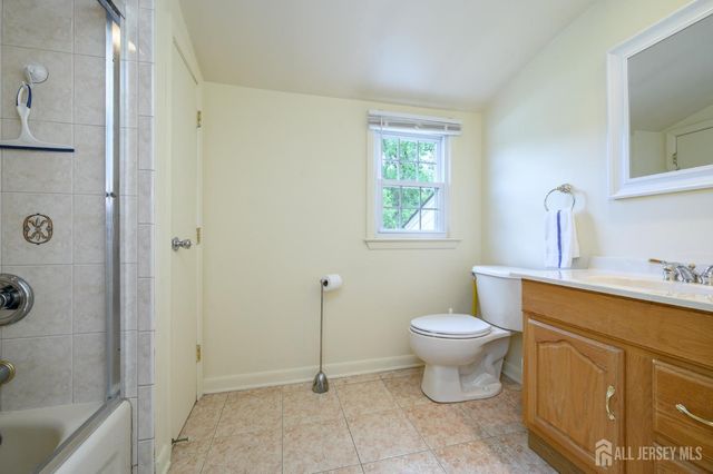 31 Starlit Drive, Middlesex, NJ 08846