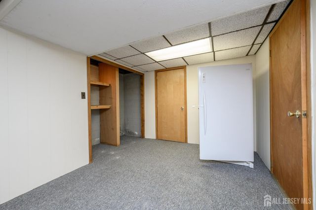 31 Starlit Drive, Middlesex, NJ 08846