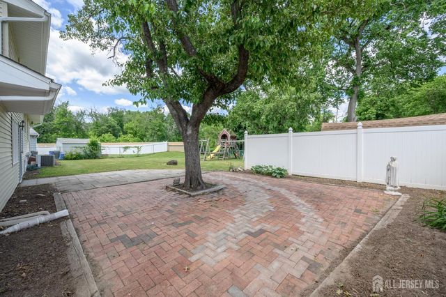 31 Starlit Drive, Middlesex, NJ 08846