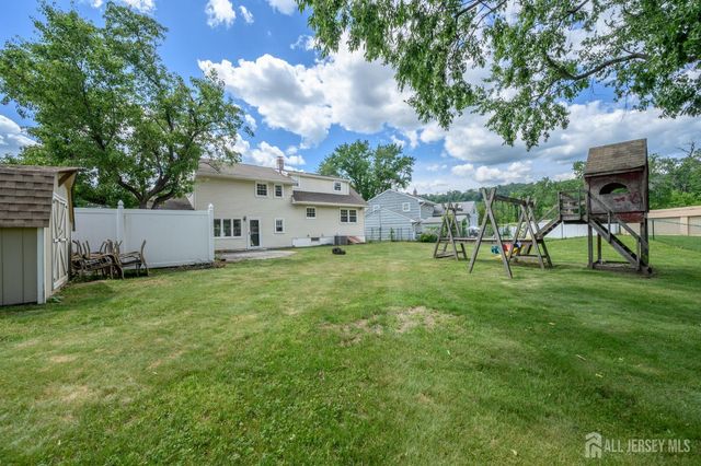31 Starlit Drive, Middlesex, NJ 08846
