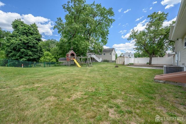 31 Starlit Drive, Middlesex, NJ 08846