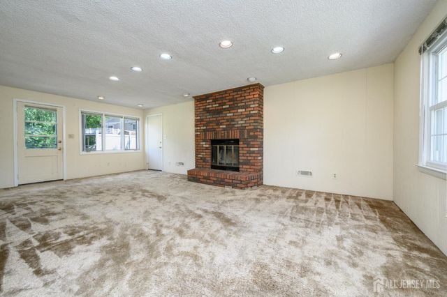31 Starlit Drive, Middlesex, NJ 08846