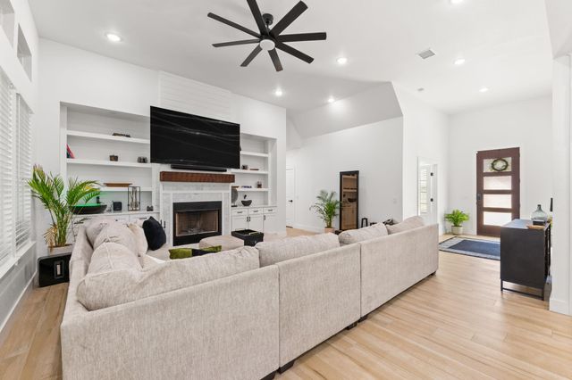 20901 Oak Dale DR, Lago Vista, TX 78645